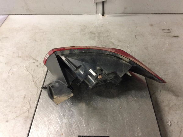 Feu arrière gauche RENAULT CLIO 4