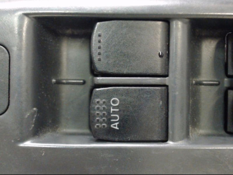 Commande lève-glace porte avant gauche SUZUKI SWIFT 3