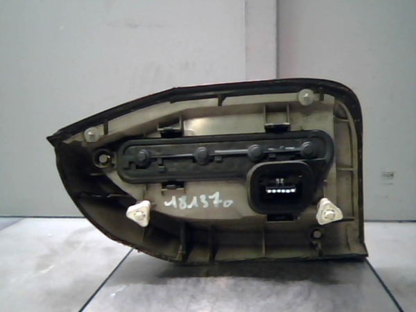 Feu arrière gauche Opel ZAFIRA A Monospace (T98) 2.0 dti 16v (f75) (2000-2005) 5 portes