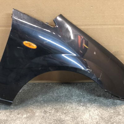 Aile avant droite Mazda PREMACY (CP) 2.0 td (2000-2005)