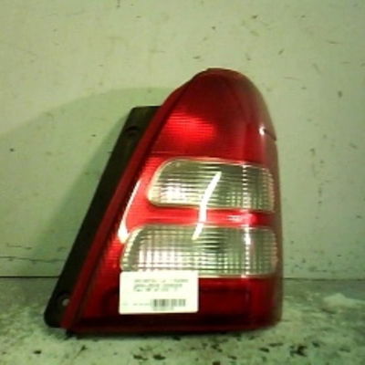 Feu arrière droit Daihatsu GRAN MOVE (G3) 1.6 16v (g301) (1998)