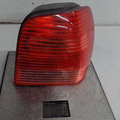 Feu arrière droit Volkswagen POLO (6N2) 1.4 16v (1999-2001)