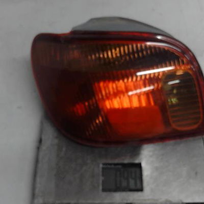 Feu arrière gauche Toyota YARIS (_P1_) 1.5 (ncp13_) (2003-2005)