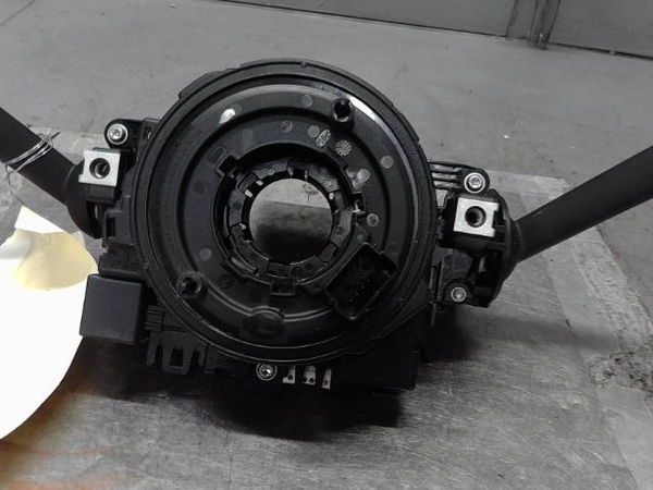 Interrupteur commande de frein a main Volkswagen T-ROC (A11, D11) 1.5 tsi (2017)
