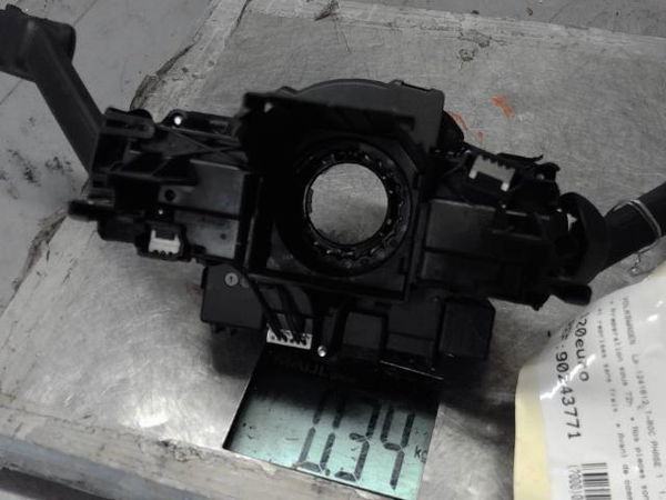 Interrupteur commande de frein a main Volkswagen T-ROC (A11, D11) 1.5 tsi (2017)