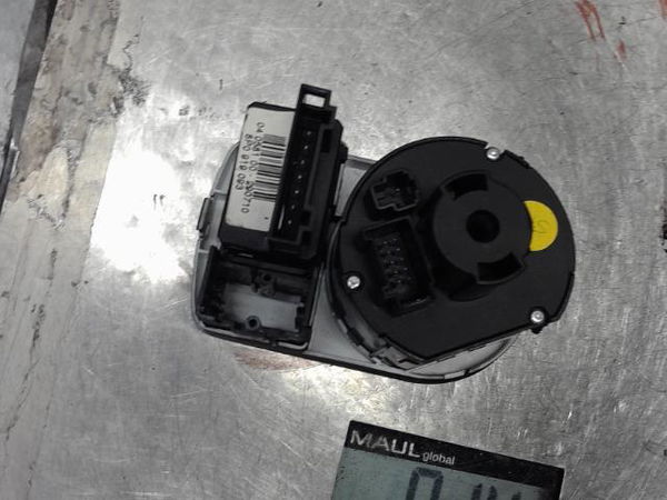 Interrupteur commande de phares Audi A1 (8X1, 8XK) 1.6 tdi (2011-2015) 3 portes