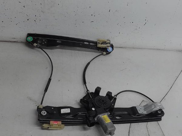 Moteur essuie-glace av droit Land rover RANGE ROVER EVOQUE (L538) 2.0 d 4x4 (2015-2019)