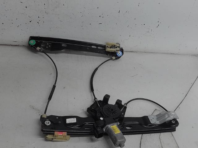 Moteur essuie-glace av droit Land rover RANGE ROVER EVOQUE (L538) 2.0 d 4x4 (2015-2019)