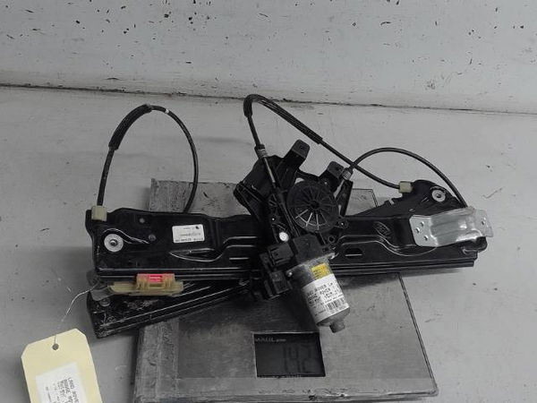 Moteur essuie-glace av droit Land rover RANGE ROVER EVOQUE (L538) 2.0 d 4x4 (2015-2019)