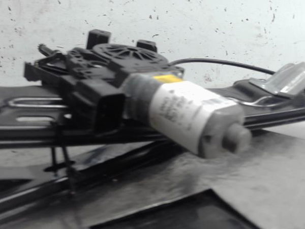Moteur essuie-glace av droit Land rover RANGE ROVER EVOQUE (L538) 2.0 d 4x4 (2015-2019)