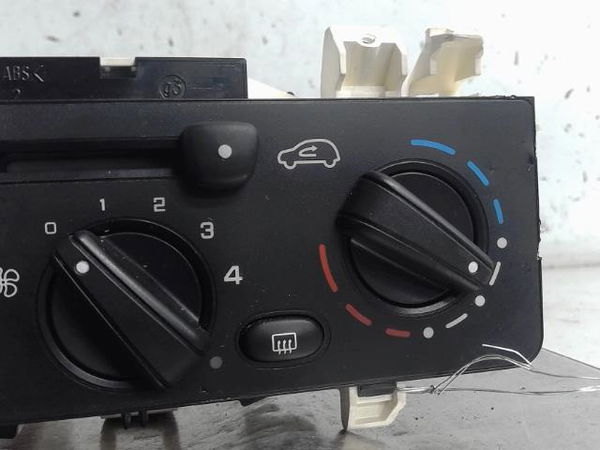 Commande de chauffage Citroën C3 I (FC_, FN_) 1.1 i (2002) 5 portes