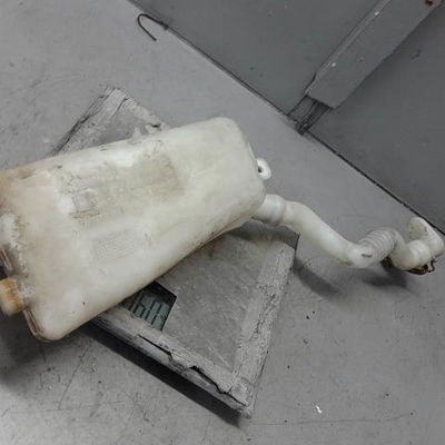 Reservoir lave-glace avant Renault CLIO III (BR0-1, CR0-1) 1.5 dci (br0h, cr0h, cr1s, br1s) (2005-2014) 3 portes