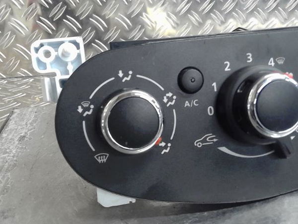 Commande de chauffage Dacia LODGY (JS_) 1.2 tce (jsay, jsm0) (2012)