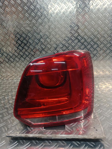 Feu arrière droit Volkswagen POLO V (6R1, 6C1) 1.4 (6r1) (2009-2014)