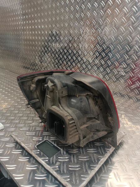 Feu arrière droit Volkswagen POLO V (6R1, 6C1) 1.4 (6r1) (2009-2014)