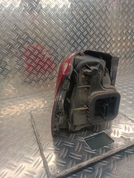 Feu arrière droit Volkswagen POLO V (6R1, 6C1) 1.4 (6r1) (2009-2014)