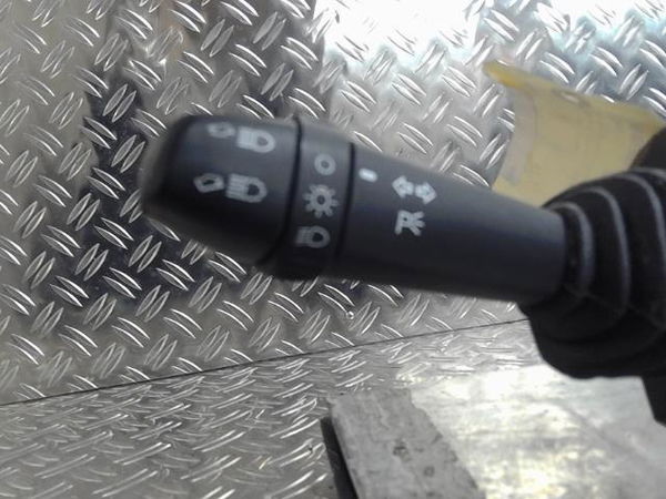Interrupteur commande de frein a main Fiat BRAVO II (198_) 1.6 d multijet (198axh1b) (2007-2014) 5 portes