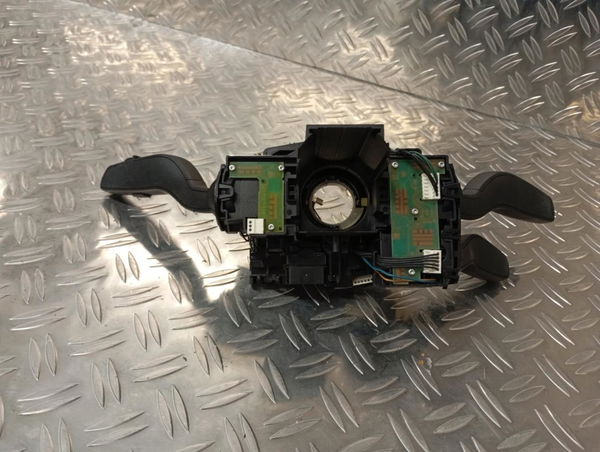 Interrupteur commande de frein a main Audi A3 (8V1, 8VK) 2.0 tdi (2012-2017)
