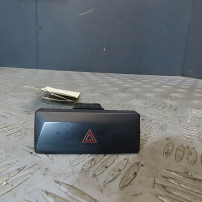 Bouton de warning NISSAN NP300