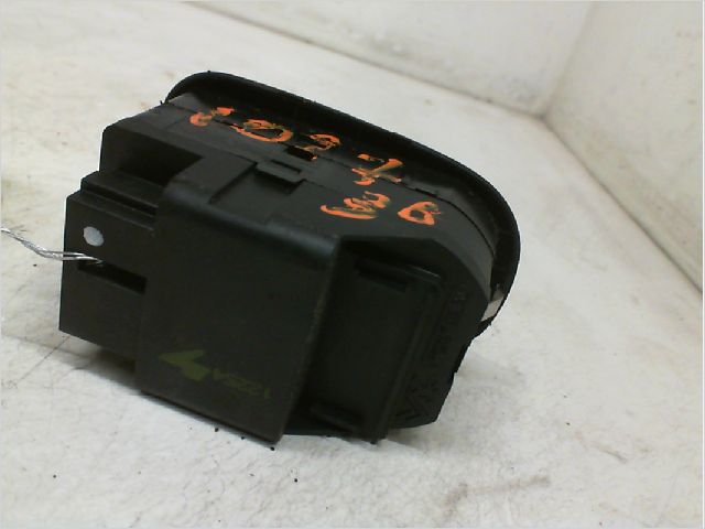 Commande lève-glace porte avant gauche Peugeot 206 3-5 portes (2A-C) 1.4 i (1998-2012) 3 portes