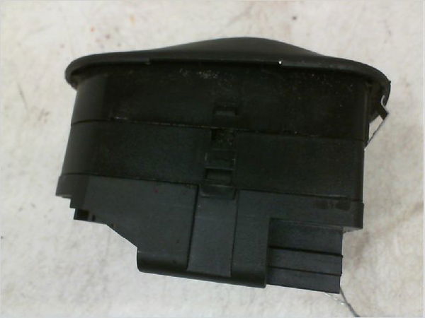 Commande lève-glace porte avant gauche Peugeot 206 3-5 portes (2A-C) 1.4 i (1998-2012) 3 portes