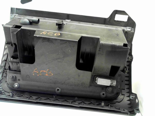 Boite à gants VOLKSWAGEN GOLF V Phase 1 11-2003--10-2008 1.9 TDI 105ch