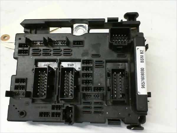 Boite a fusibles PEUGEOT 206  Phase 1 03-2009--05-2013 1.4 HDI 70ch