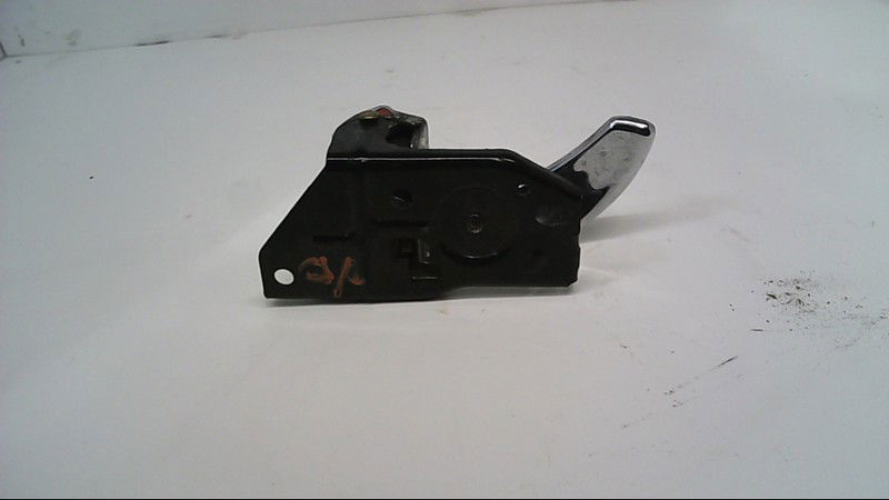 Poignee int porte avd HYUNDAI TERRACAN phase 1 05-2005--12-2007 2.9 CRDI 163ch