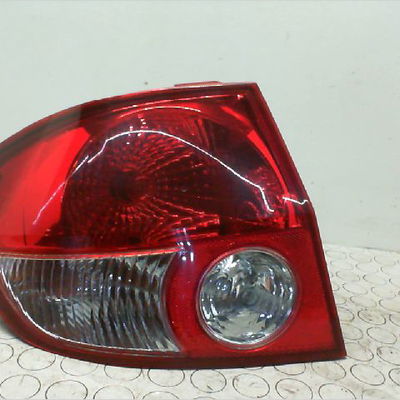 Feu arrière gauche Hyundai GETZ (TB) 1.1 (2002-2005)