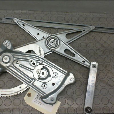 Mécanisme lève-glace avant droit Renault MEGANE III 3-5 portes (BZ0-1_, B3_) 1.5 dci (bz09, bz0d, bz1w, bz29, bz14) (2009) 5 portes