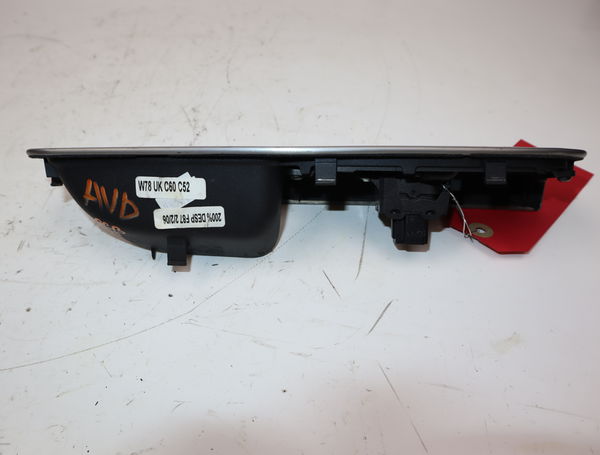 Commande lève-glace porte avant droite Volvo V50 (545) 2.0 d (2004-2010)