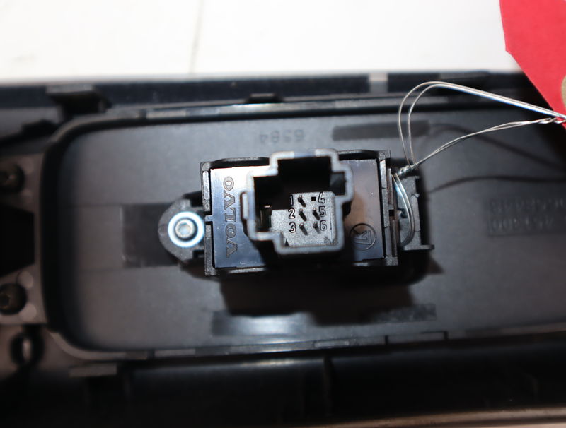 Commande lève-glace porte avant droite Volvo V50 (545) 2.0 d (2004-2010)