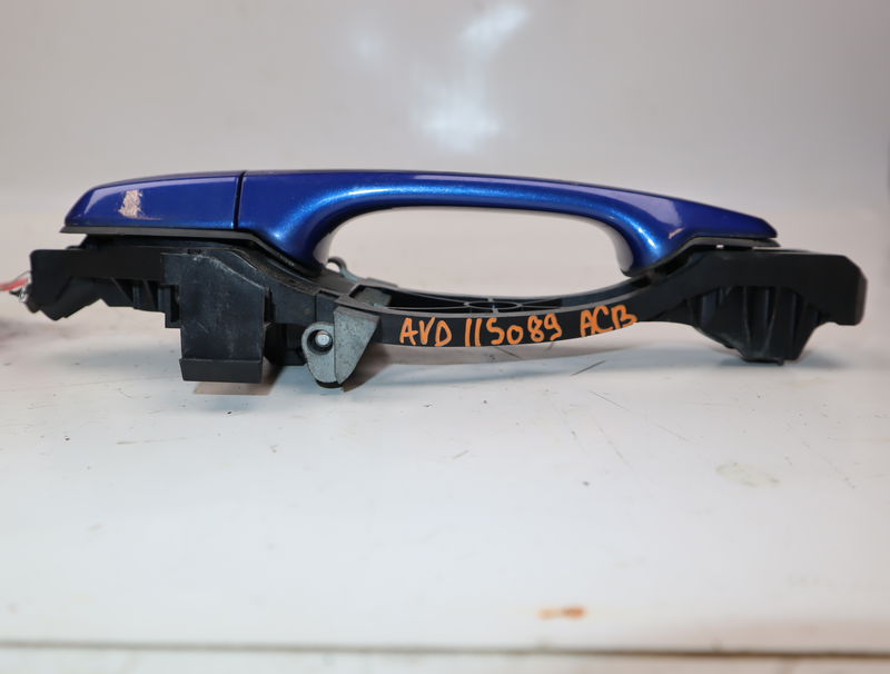Poignee ext porte avd Volvo V50 (545) 2.0 d (2004-2010)