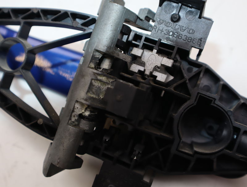 Poignee ext porte avd Volvo V50 (545) 2.0 d (2004-2010)
