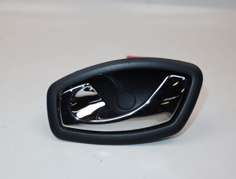 Poignee int porte avg Renault CAPTUR I (J5_, H5_) 1.2 tce 120 (2013)
