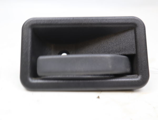 Poignee int porte ard Renault CLIO I (B-C57_, 5-357_) 1.2 (b-c-s57a, b-c57s, 5-357f, 5-357j, 5-357l, 5-357r) (1990-1998) 5 portes