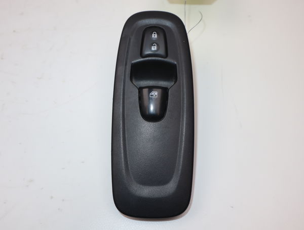 Commande lève-glace porte avant droite Renault KADJAR (HA_, HL_) 1.2 tce 130 (2015)