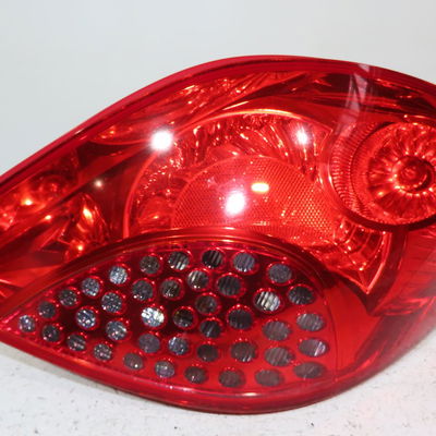 Feu arrière droit Peugeot 207-207 (WA_, WC_) 1.4 16v (2006-2013) 3 portes