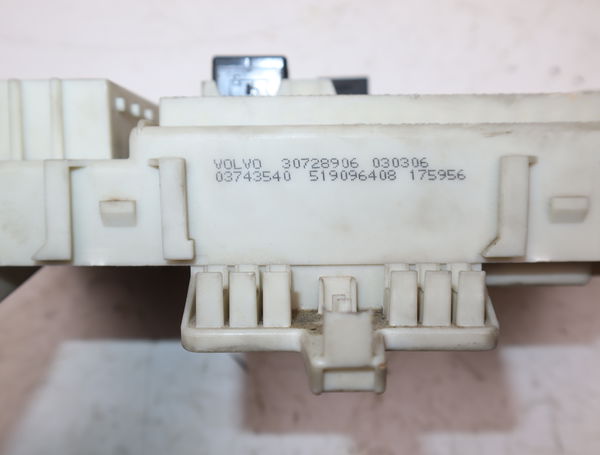 Platine fusible av Volvo V50 (545) 2.0 d (2004-2010)