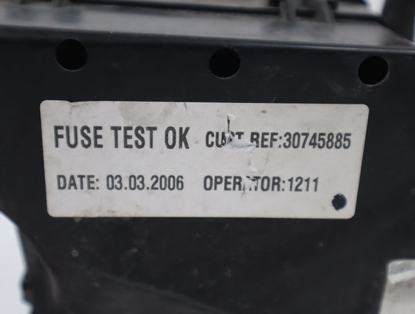 Boite a fusibles Volvo V50 (545) 2.0 d (2004-2010)