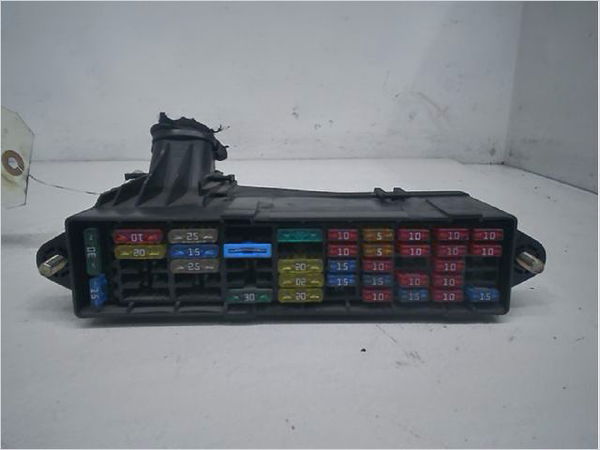 Boite a fusibles Audi A2 (8Z0) 1.4 (2000-2005) 5 portes