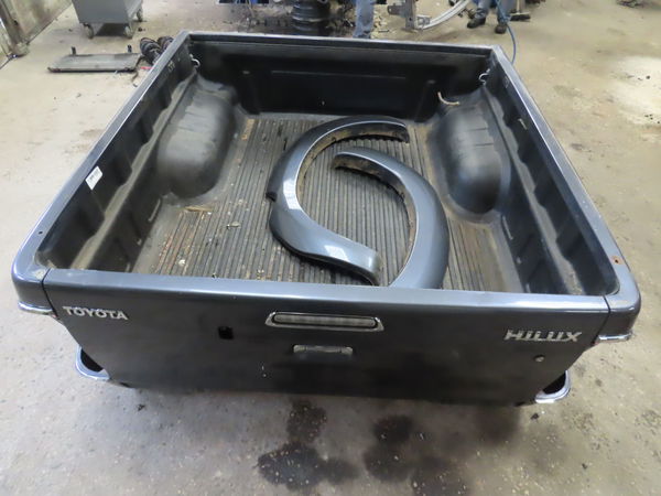 Coffre arrière TOYOTA HILUX