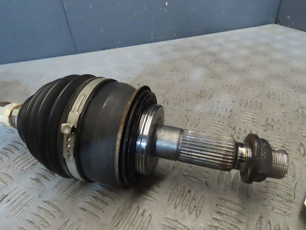 Transmission avant gauche TOYOTA HILUX