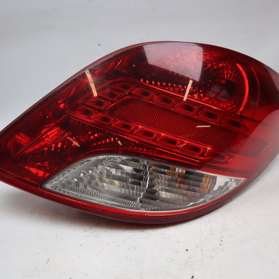Feu arrière droit Peugeot 207-207 (WA_, WC_) 1.6 hdi 110 (2009-2012)