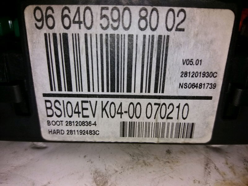 Boite a fusibles Peugeot 5008 (0U_, 0E_) 1.6 hdi (2010-2017)