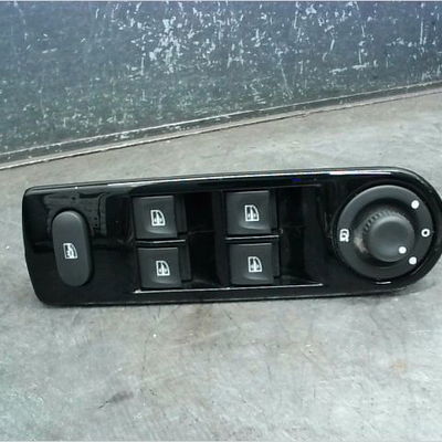 Commande lève-glace porte avant gauche RENAULT CLIO IV