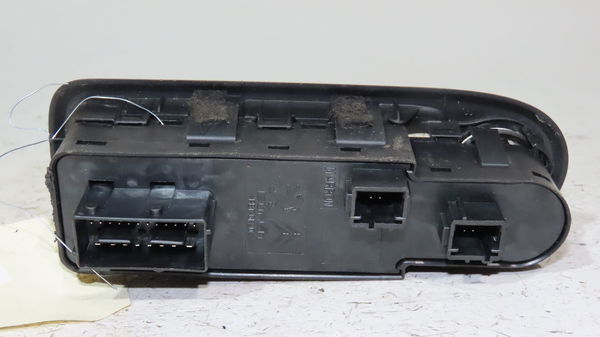 Commande lève-glace porte avant gauche Citroën C5 III Break (RW_) 1.6 hdi 110 (2008) 5 portes
