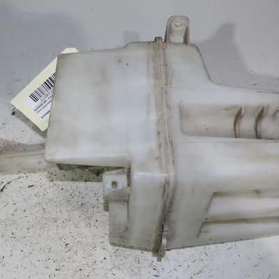 Reservoir lave-glace avant Toyota COROLLA Verso (ZER_, ZZE12_, R1_) 2.2 d-4d (aur10_) (2005-2009) 5 portes