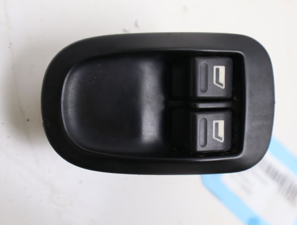 Commande lève-glace porte avant gauche Peugeot 206 3-5 portes (2A-C) 1.4 i (1998-2012) 3 portes