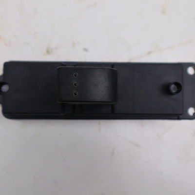 Commande lève-glace porte avant droite Mazda 3 (BK) 1.6 di turbo (2004-2009)